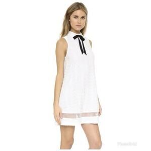 Alice + Olivia Irene White Lace Sleeveless Mini Ribbon Neck Dress M